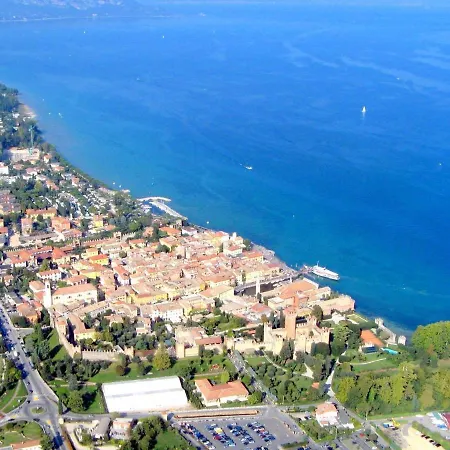 Bright Holiday In Italy With Swimming Pool Lazise