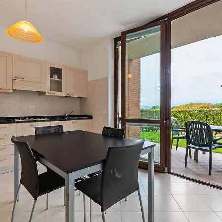 Casa de Férias Bright Holiday In Italy With Swimming Pool *