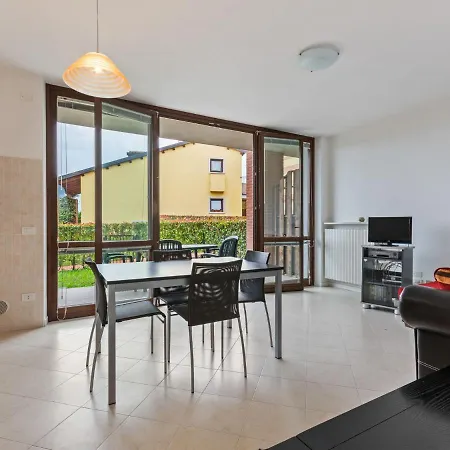 Bright Holiday In Italy With Swimming Pool Casa de Férias Lazise